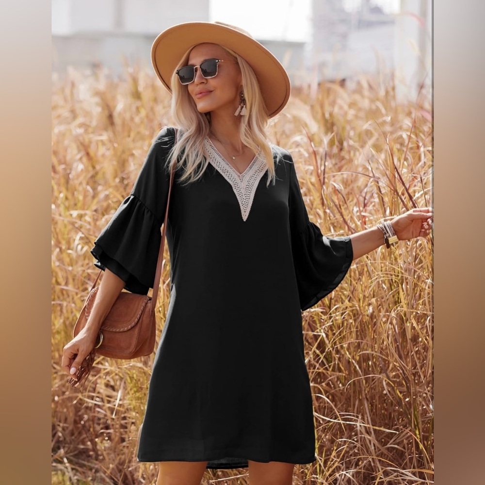 2/$24 💥🆕 Hotouch Black Bell Sleeve Guipure V-Neck Mini Dress | Medium | 2800